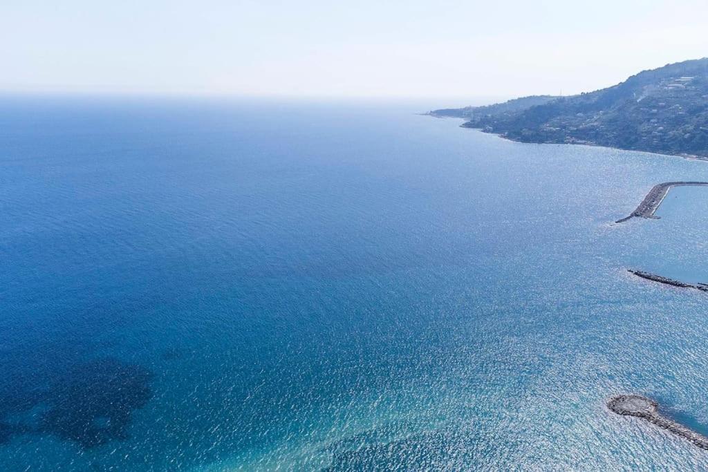 Il Grande Blu - Vista Panoramica Sul Golfo Lägenhet Ospedaletti Exteriör bild